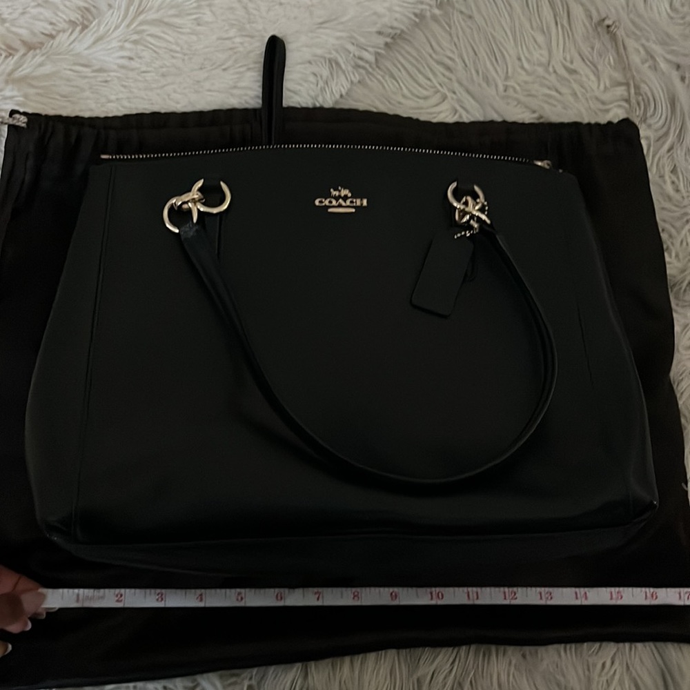 COACH Large Carryall with Wristlet and Strap EUC - Picture 6 of 8